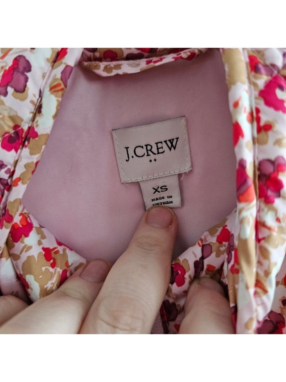 J. Crew Puffer Vest With Snap Pockets - Picture 5 of 7